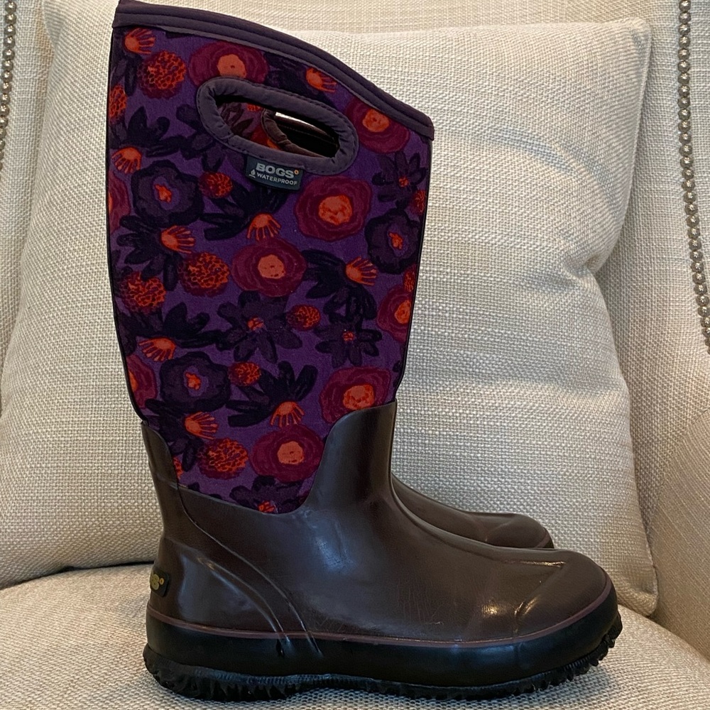 Bogs Womens Brown Slip On Rubber Boots w Purple Red Floral Pattern/ Size 6